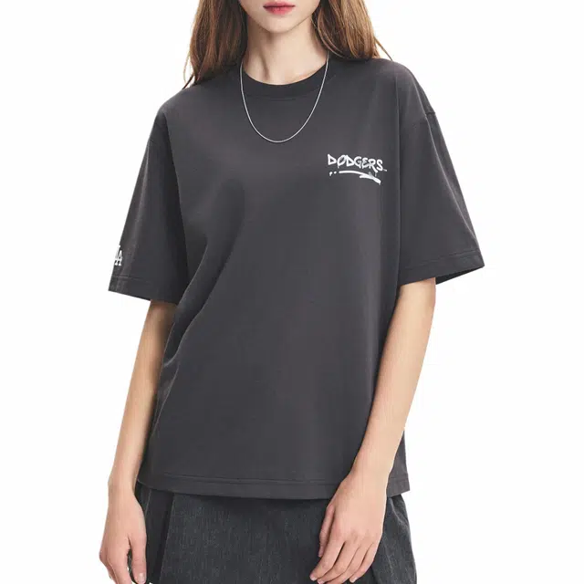 MLB T