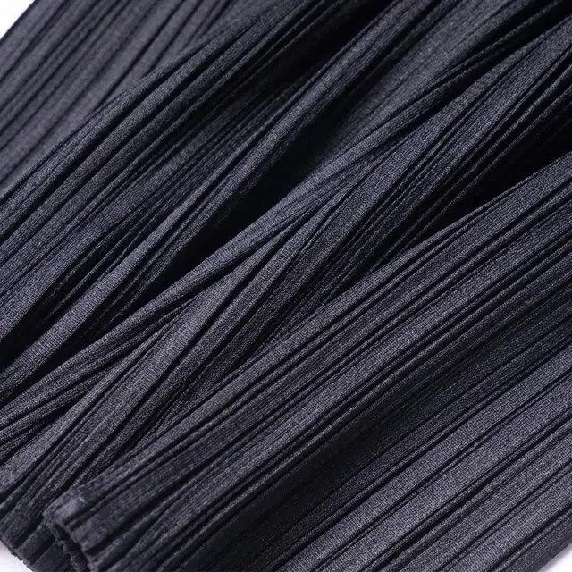 PLEATS PLEASE ISSEY MIYAKE