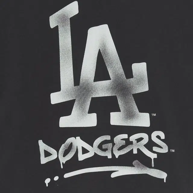 MLB T
