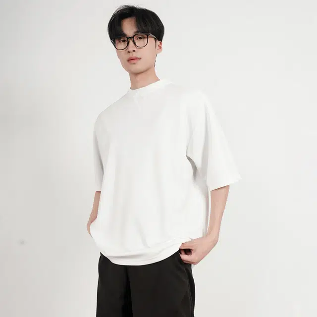 URBAN AUTHENTIC T
