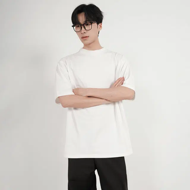 URBAN AUTHENTIC T