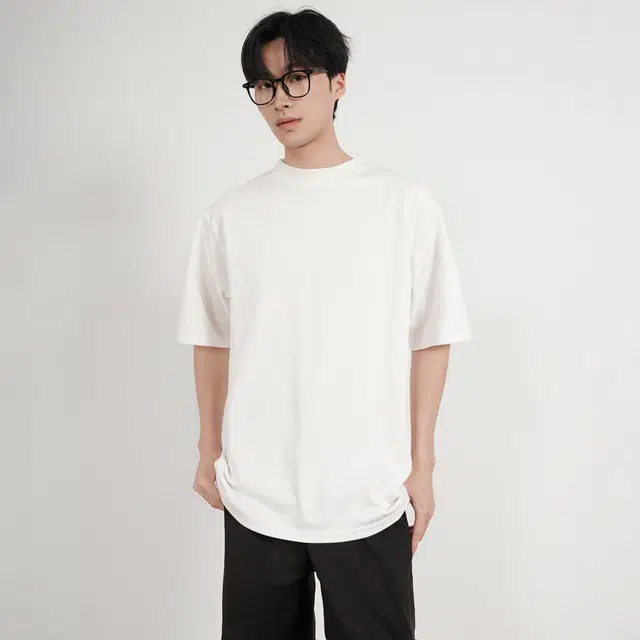URBAN AUTHENTIC T