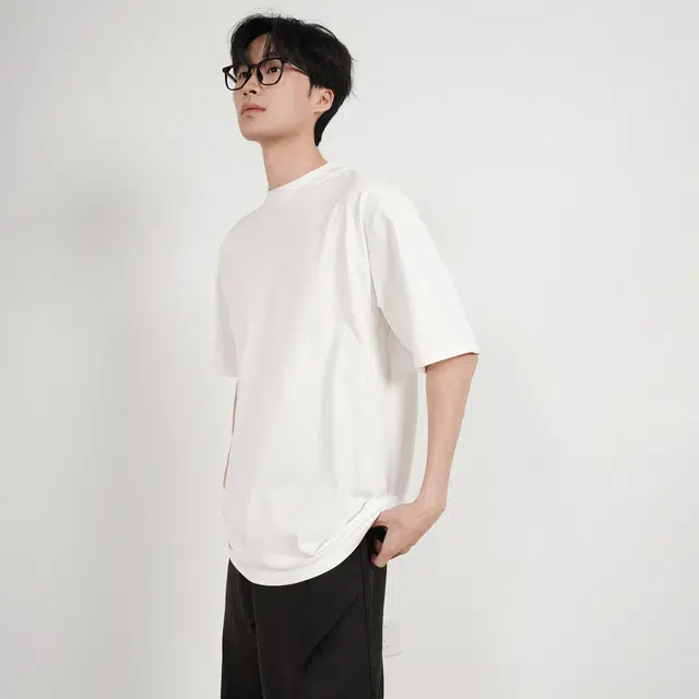 URBAN AUTHENTIC T