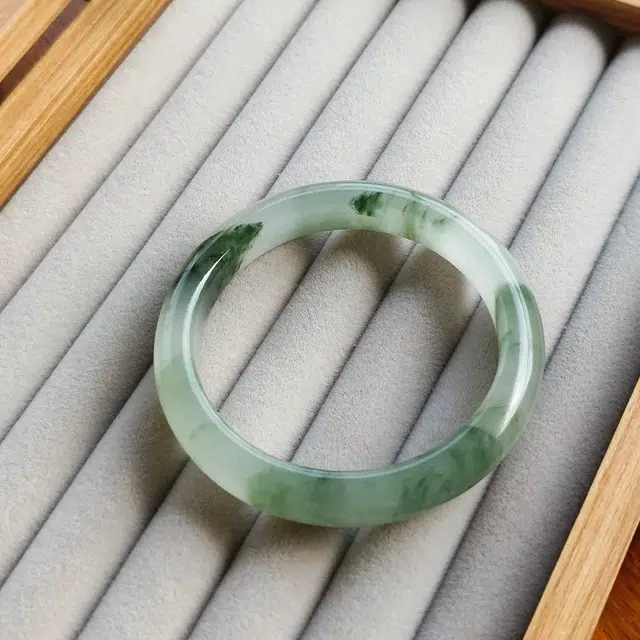 【甄选翠色】 雅谷 青山黛翠玉贵妃玉镯 古风气质温婉 温润如玉古风汉服旗袍 日常百搭通勤小众美人镯叮当镯天然 天山翠 手镯 女款