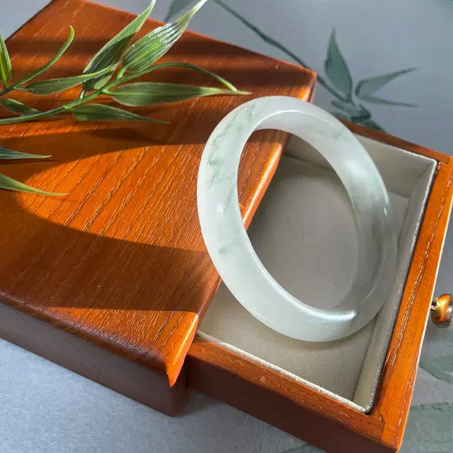 【甄选翠色】 雅谷 青山黛翠玉贵妃玉镯 古风气质温婉 温润如玉古风汉服旗袍 日常百搭通勤小众美人镯叮当镯天然 天山翠 手镯 女款