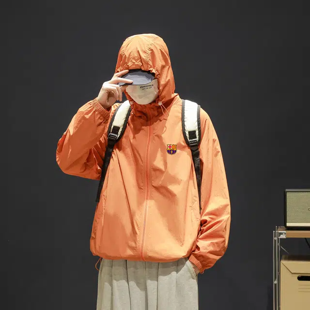 巴塞罗那足球俱乐部 户外冰皮轻薄外套皮肤衣宽松连帽 超轻透气防紫外线防晒服 男女同款