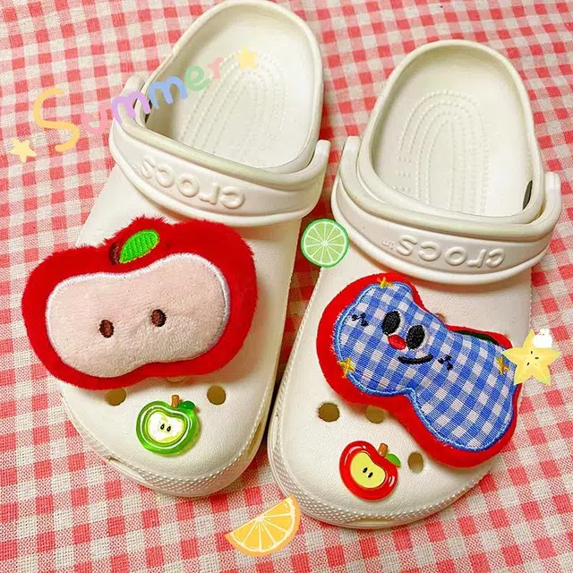 US8ACC CrocsDIY