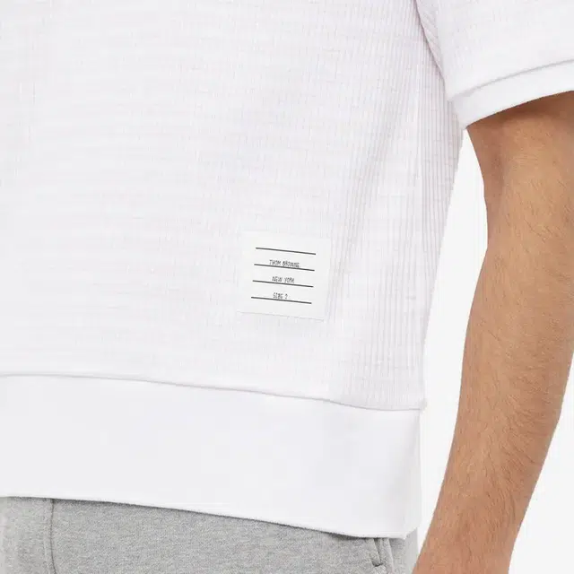 THOM BROWNE SS22 T