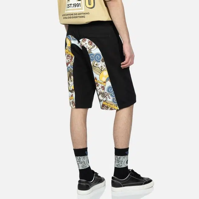 EVISU M