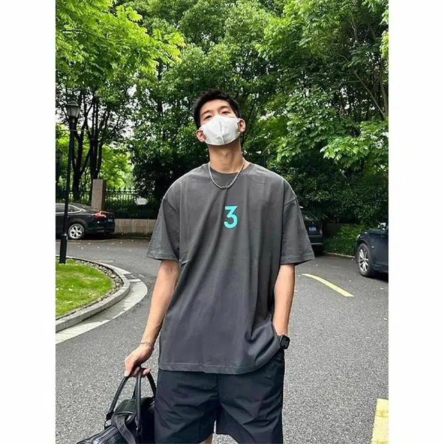 黑马漫画 薄款纯色百搭舒适休闲短裤 男女同款 乌黑