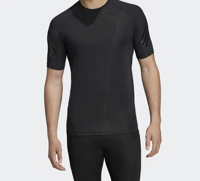 adidas T