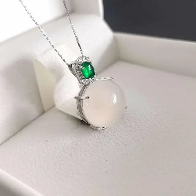 识恩 【招桃花】  #好运 白月光转运珠蛋面圆珠 精致浪漫简约锁骨链 妈妈小众轻奢百搭 礼盒 玉髓 项链 女款