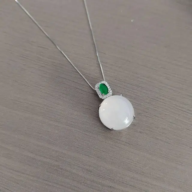 识恩 【招桃花】  #好运 白月光转运珠蛋面圆珠 精致浪漫简约锁骨链 妈妈小众轻奢百搭 礼盒 玉髓 项链 女款