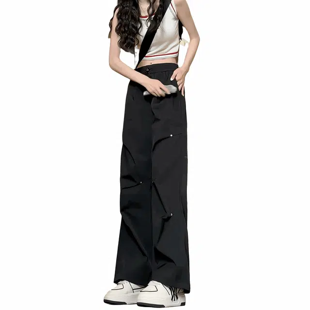 哲源 美式复古褶皱铆钉设计感高街基础款阔腿潮牌简约校园户外通勤运动宽松直筒垂感日常百搭系绳休闲裤 男女同款
