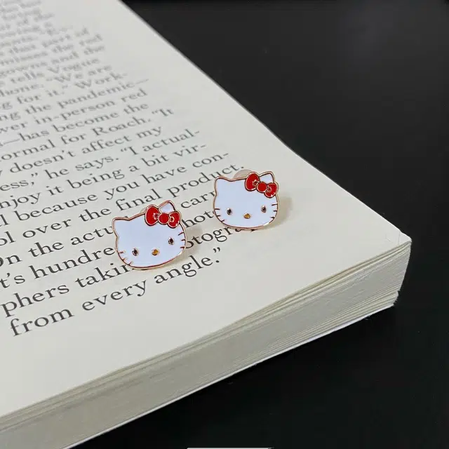 SanrioHello Kitty