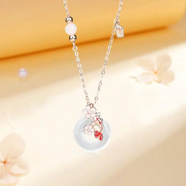 【好运上岸】 金嘉福 桃花锦鲤 时尚小众森系清冷高级感设计 极简百搭高贵显气质 优雅时髦贵气感可调节锁骨链 玉髓 项链 女款