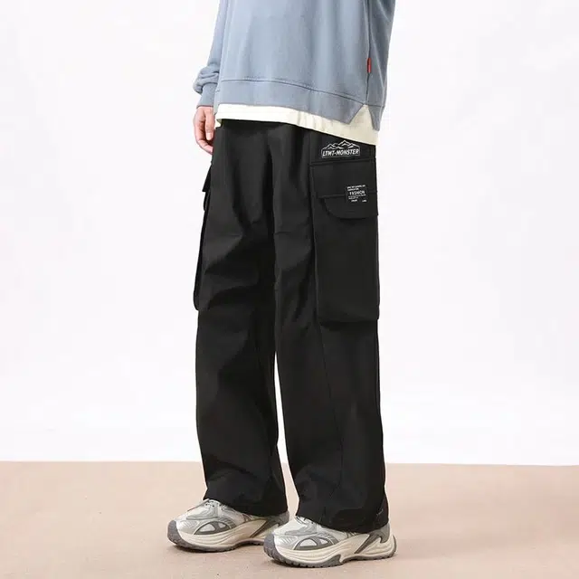 LIGHTNING MONSTER Logo