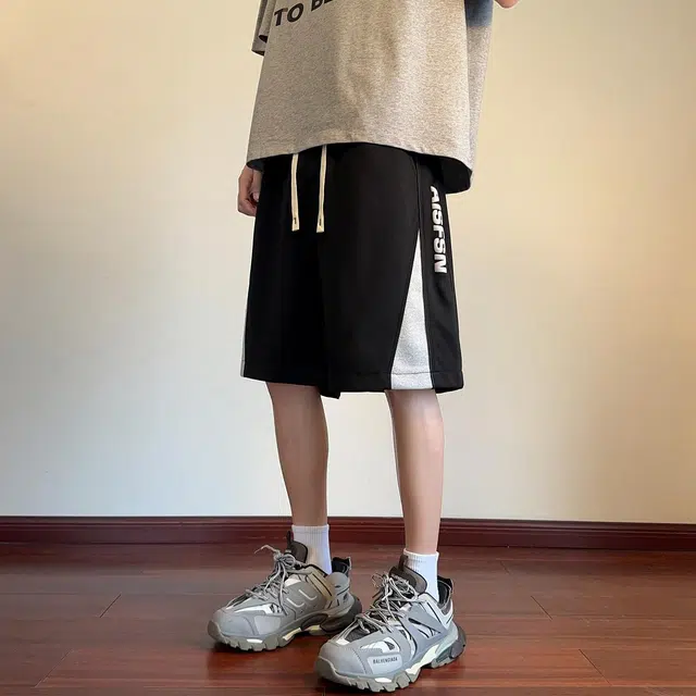 徐太浪 美式高街字母发泡印花拼接设计感潮牌五分宽松舒适大码运动休闲短裤 男女同款