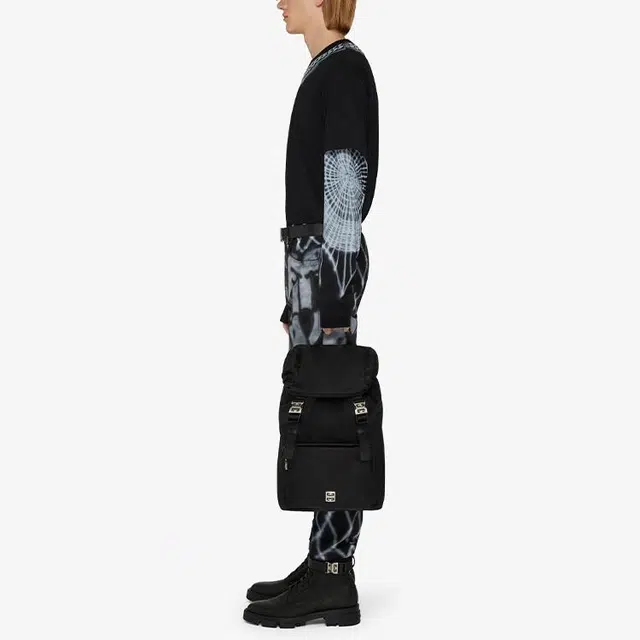 GIVENCHY T