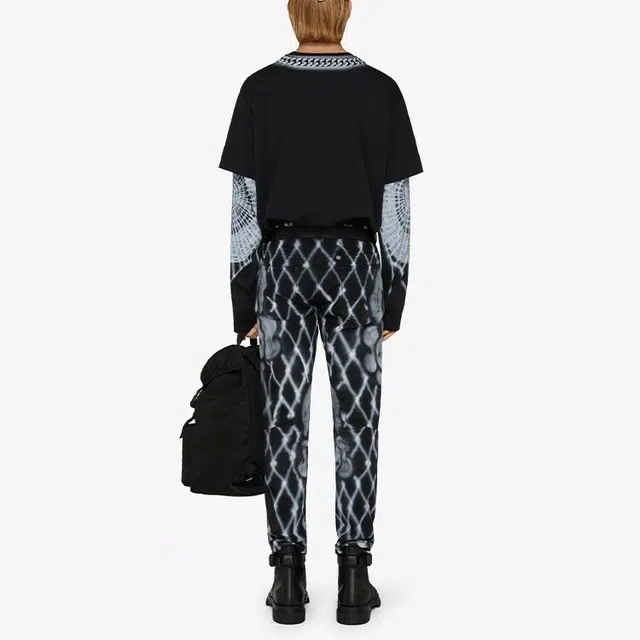 GIVENCHY T