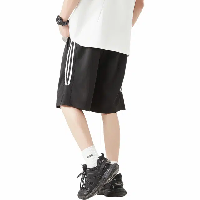 周同学 周杰伦 美式复古高街百搭学院风撞色条纹运动宽松透气舒适松紧系带阔腿休闲短裤 男女同款