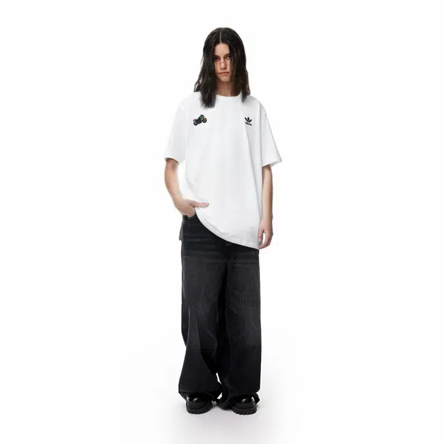 adidas originals Fantasy logoT
