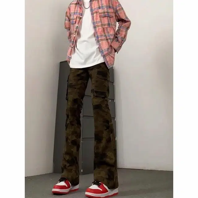 M JEANS STUDIOS 7