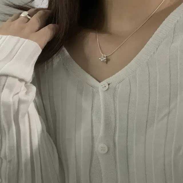 925