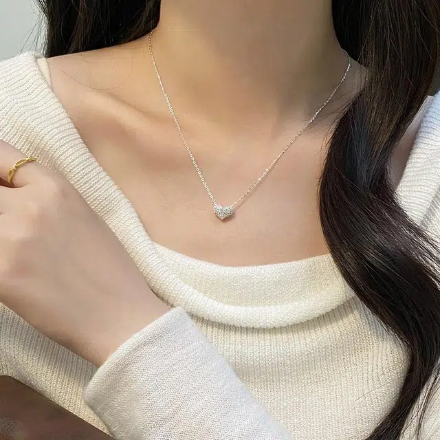 925