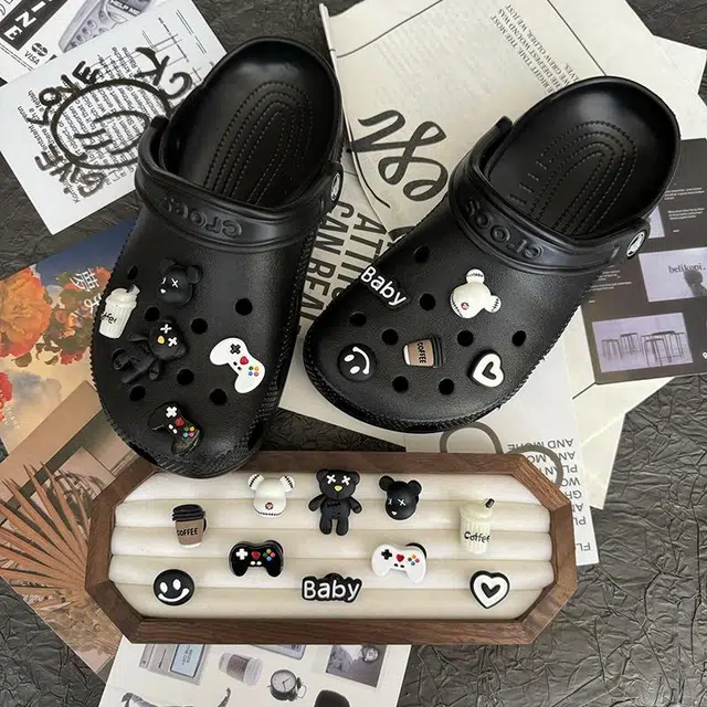 crocs