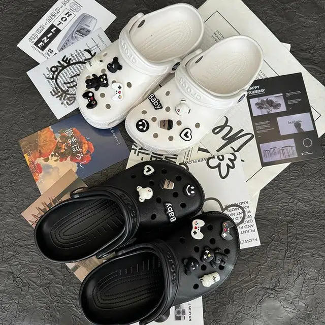 crocs