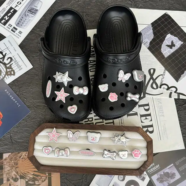 crocs