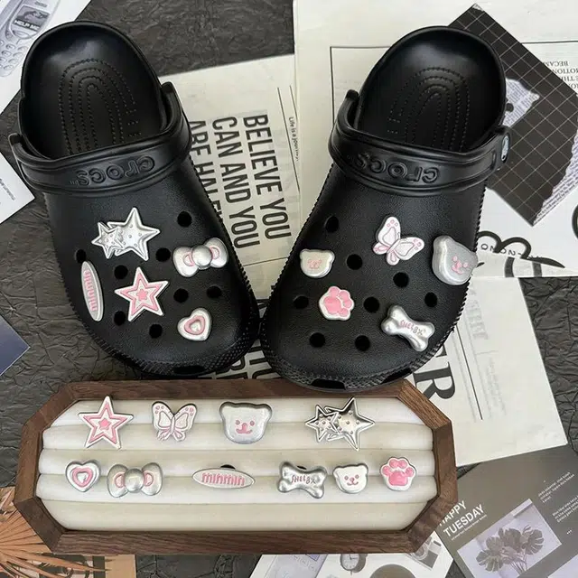 crocs
