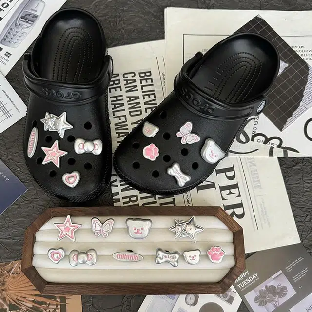 crocs
