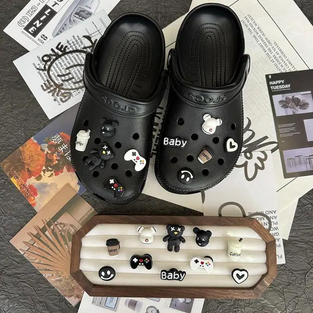 crocs