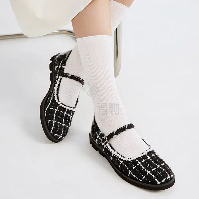 Charles & Keith Mary Jane Pearl