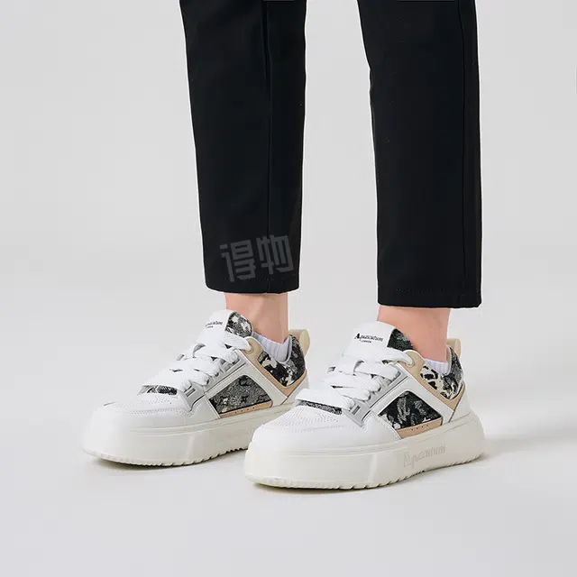 AQUASCUTUM