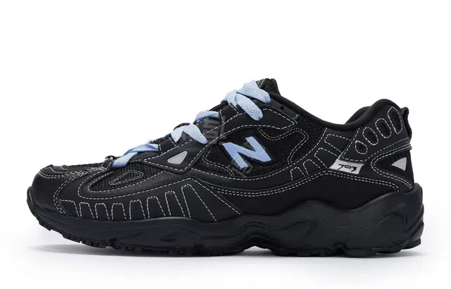 New Balance NB 703 811