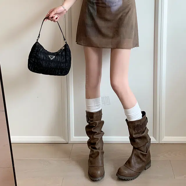 蓉城鞋王 牛皮 复古褶皱皮带扣 圆头内增高 短靴 女款