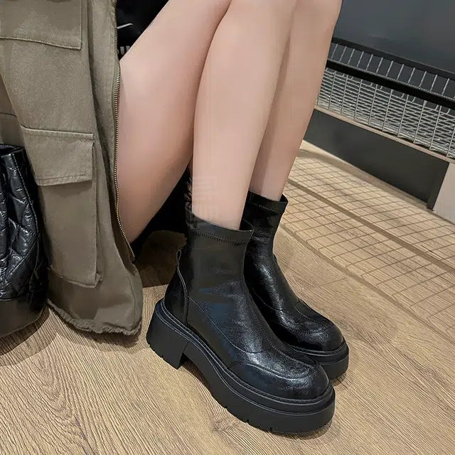 Yeezyy Reezy PU 6