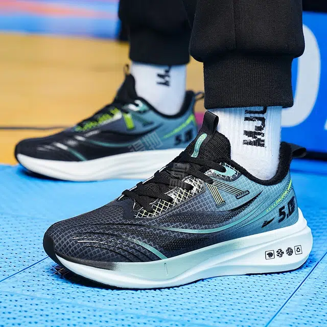 酷丁 特大码运动休闲加绒加厚加毛减震防滑耐磨 低帮 长跑跑步鞋 男款