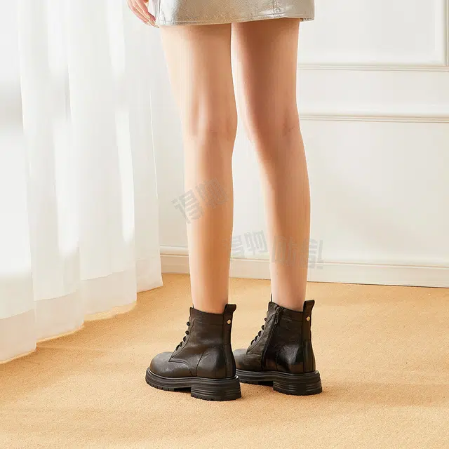 NINE WEST