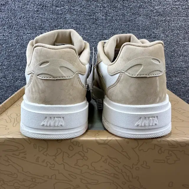Anta 982