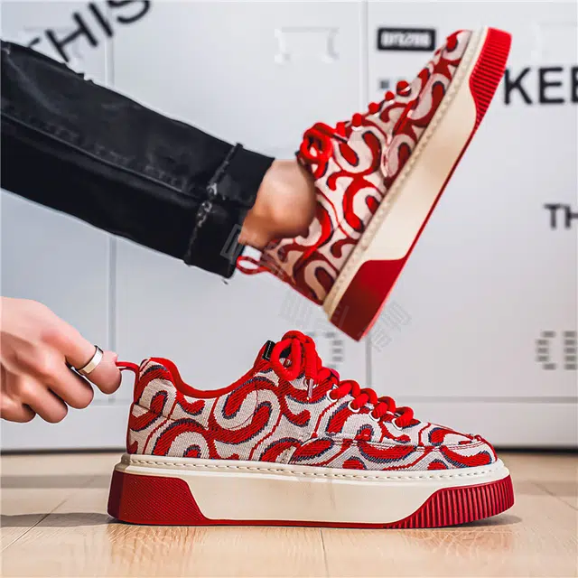 Nanjiren Low Top Sneakers