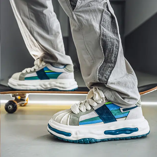 URBAN AUTHENTIC
