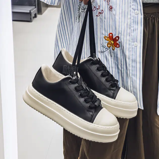 URBAN AUTHENTIC