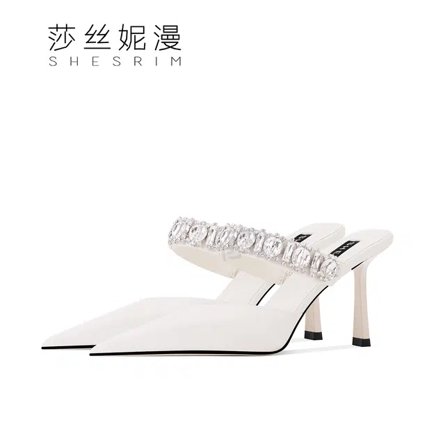 莎丝妮漫 时尚 外穿 水钻 防滑包头拖鞋 女