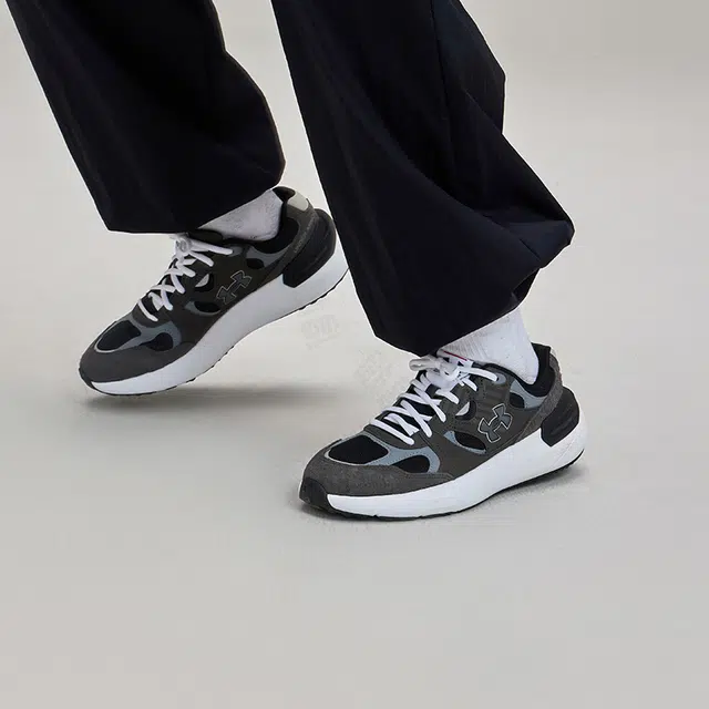 Under Armour Phantom Lux