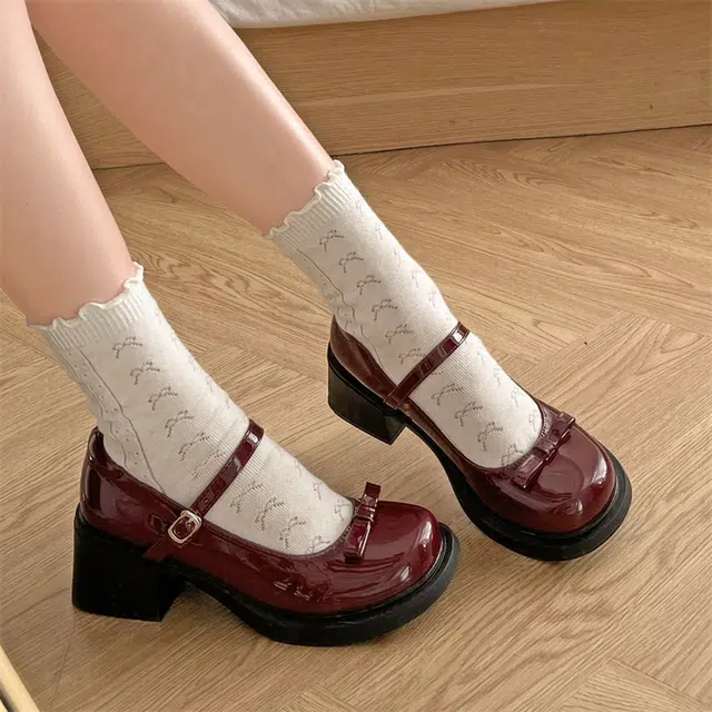 法式复古蝴蝶结英伦风舒适配裙 粗跟 玛丽珍鞋 女款 红色