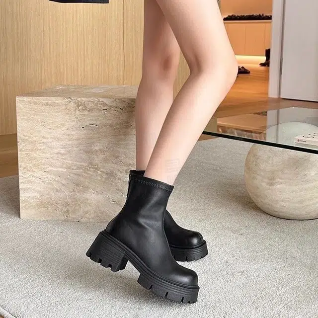 众设计 简约时尚 潮流个性 美式复古 厚底增高 短靴 女